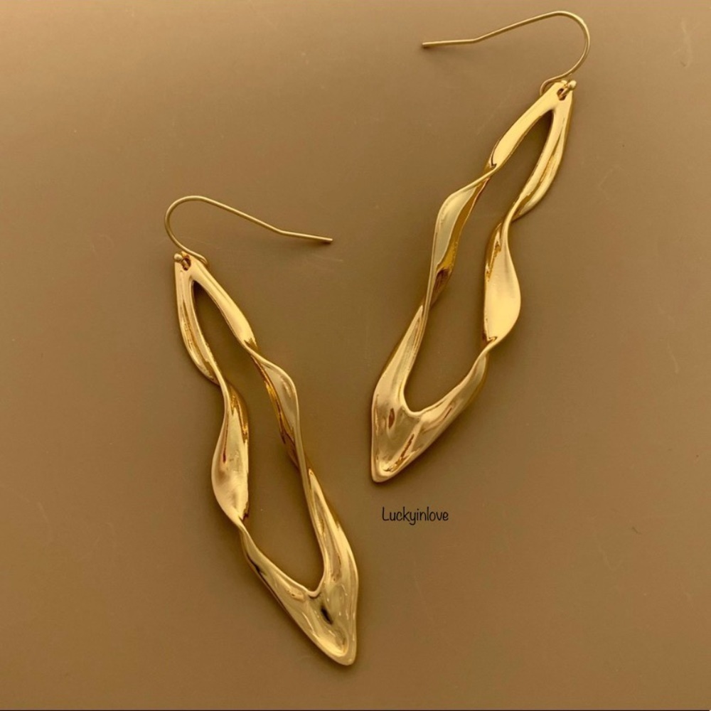 Alexis Bittar Gold Light Sculpted Linear Svelte Crumpled Hoop Wire Earrings - Picture 7 of 15